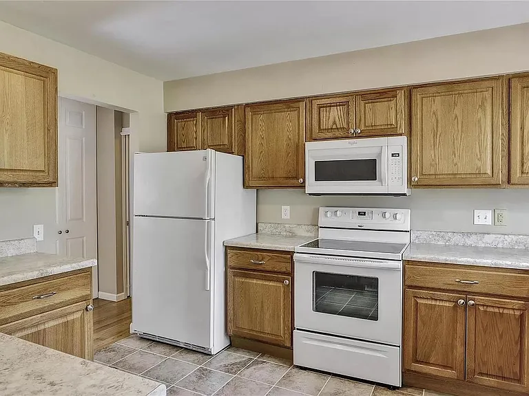 927 Bellestri Dr — Photo 7