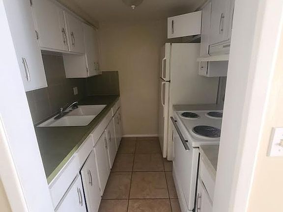 4th image of 6039-6043 Arthur Ave #6041