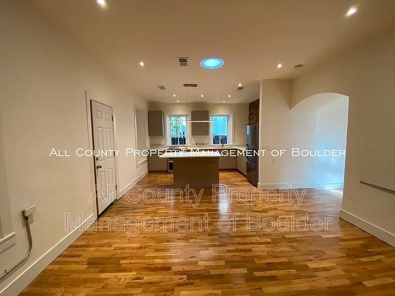 528 Pearl St — Photo 5
