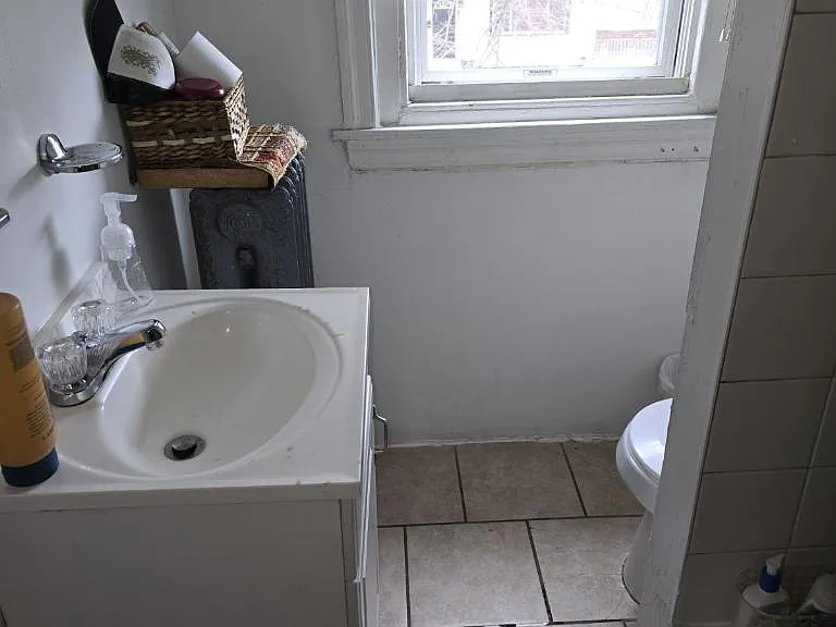 6210 W Stiles St — Photo 10