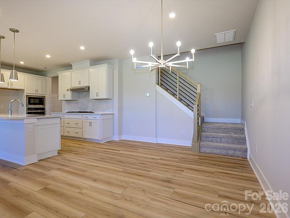 4th image of 123 Armstrong Rd