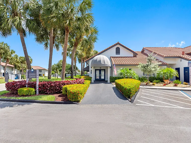 Boca Arbor Club Apartments — Photo 53