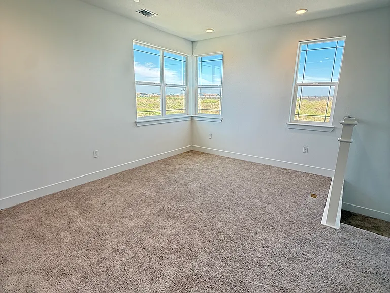 3022 Bosworth St — Photo 12