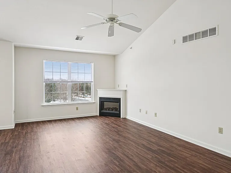 Spring Creek Apartments — Photo 162