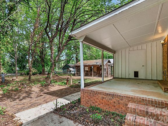 5th image of 710 Twin Oaks Rd