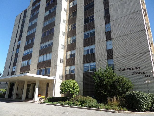 1st image of 141 N La Grange Rd APT 205