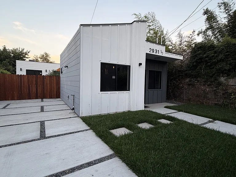 S Bronson Ave — Photo 1