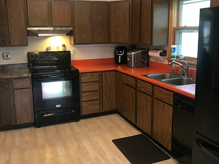 1314 Zephyr Hill Ave — Photo 3