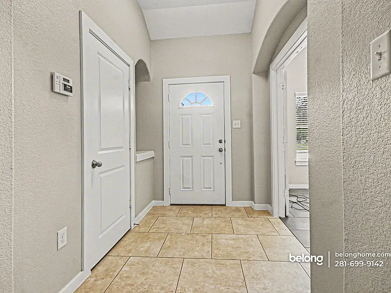 6911 Rosemont Ct — Photo 6