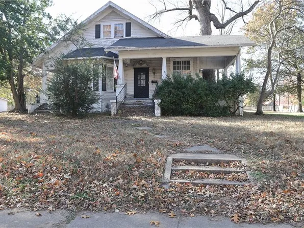 506 S Ash St, Nevada, MO 64772