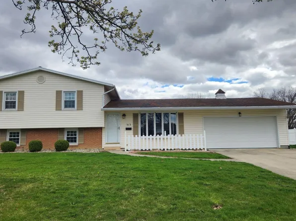 313 Stinebaugh Dr, Wapakoneta, OH 45895