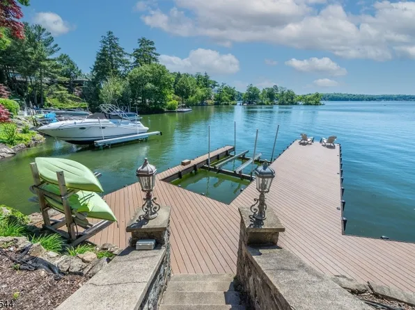 5 Coulter Pl, Hopatcong Boro, NJ 07821