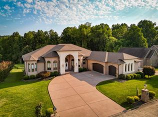 10 Fox Pointe Dr, Milton, WV 25541