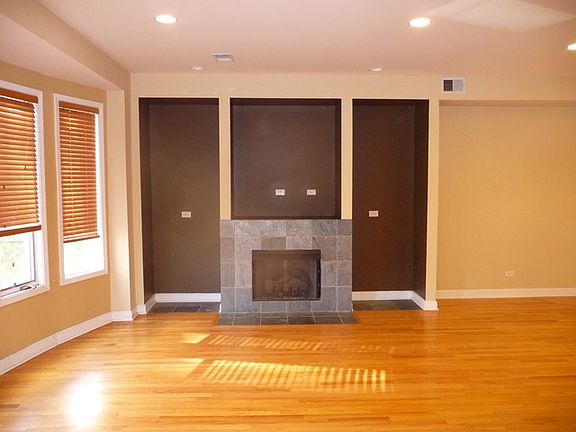 3rd image of 819 W Superior St Unit 3
