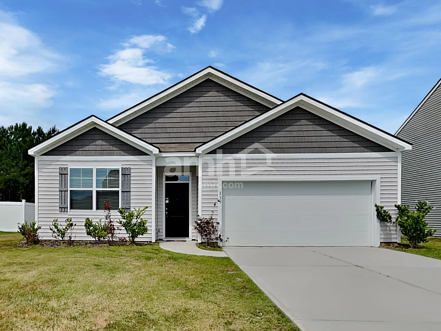 4 bed, 2.0 bath, 1774 sqft, $2,415 — Photo 1
