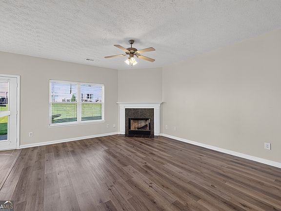 4th image of 52 Providence Oak Ct