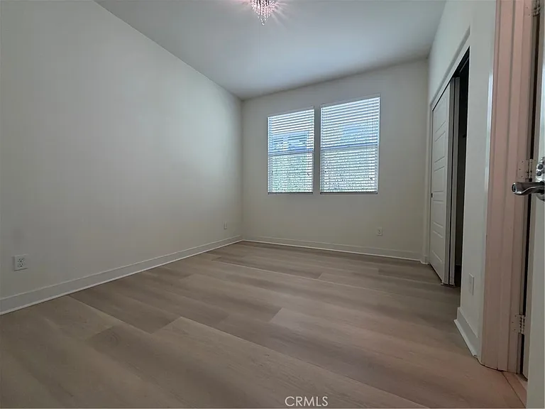 802 Beacon — Photo 16