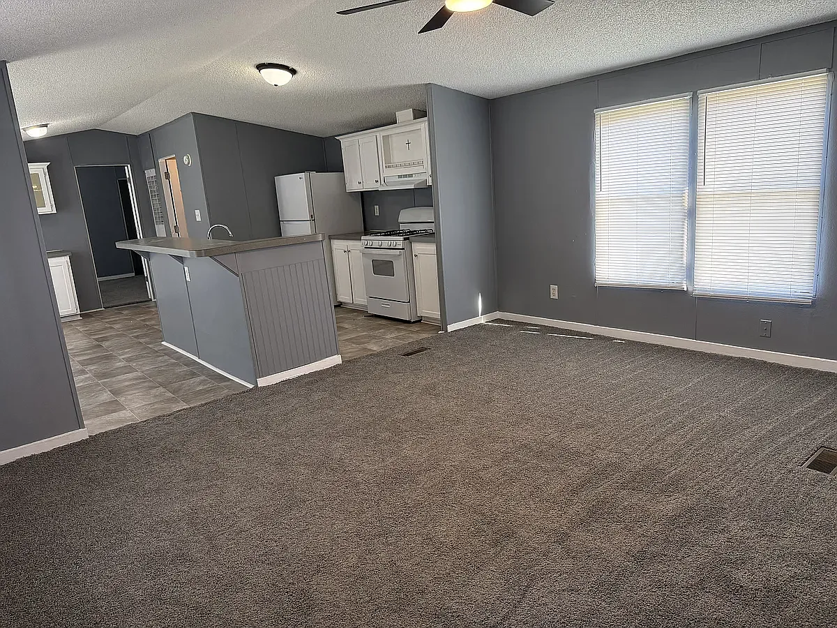 3 bed, 1216 sqft, $1,199 — Photo 3