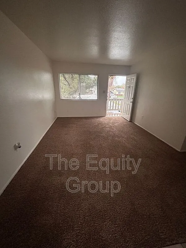 1 bed, 1.0 bath, $950 — Photo 4