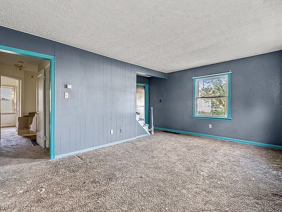 5th image of 285 Grace Ave