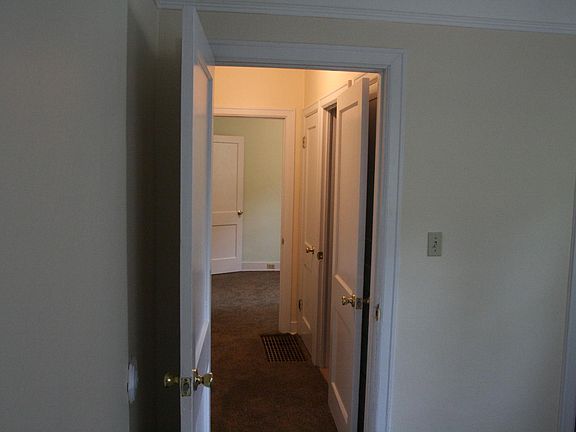 5th image of 1224 E Newark Ave