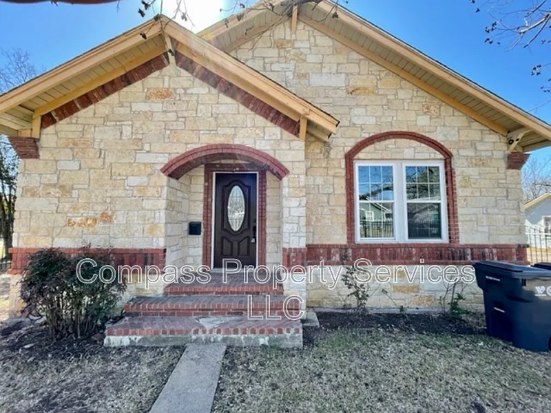 3 bed, 2.0 bath, 1183 sqft, $1,700 — Photo 2