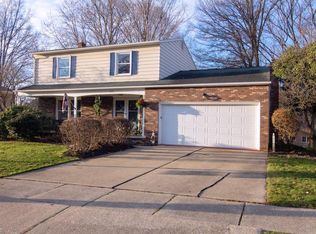 1059 Winhurst Dr, Akron, OH