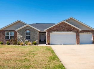 335 Clint Cir, Columbia, IL 62236