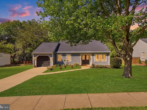 12014 Trossack Rd, Herndon, VA 20170