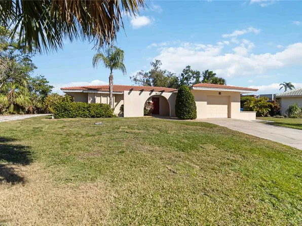 3613 Pembrook Dr, Sarasota, FL 34239