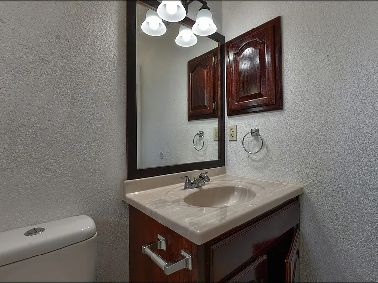 695 Bluff Canyon Cir — Photo 34
