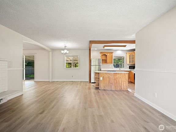 3rd image of 4202 79th Avenue W
