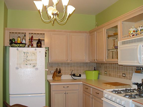 5th image of 250 Blue Spruce Ln