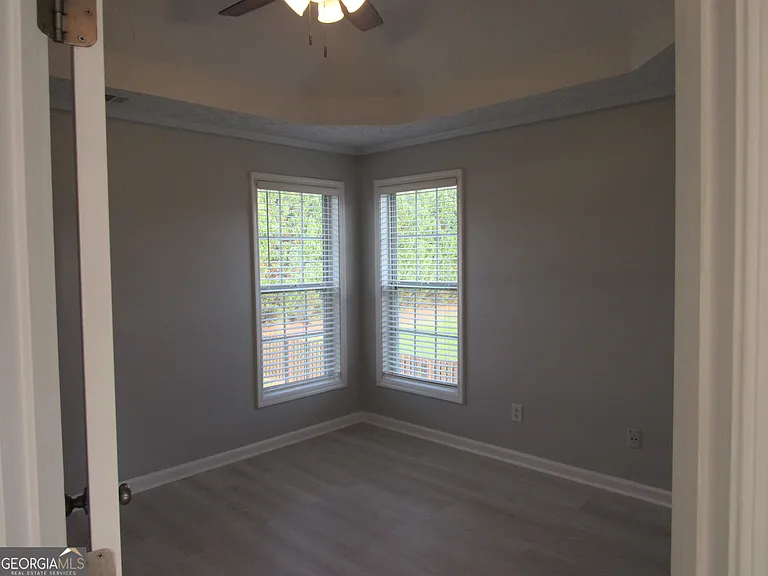 305 Sunderland Cir — Photo 29