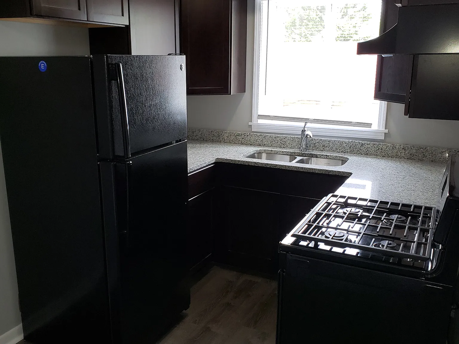 2139 Clinton Ave — Photo 1