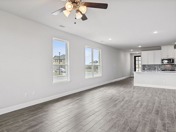 5th image of 2900 Woodland Ct