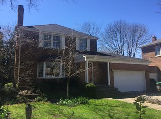 450 Uvedale Ct, Riverside, IL 60546