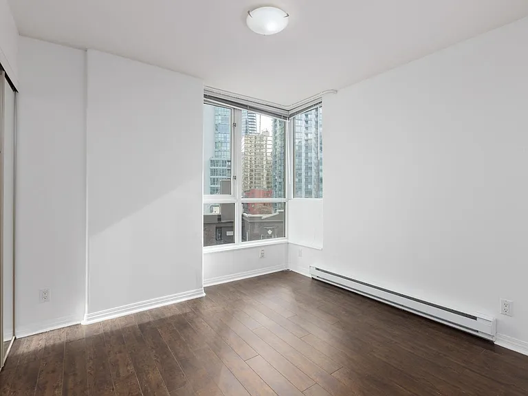 1328 W Pender St #1201 — Photo 9