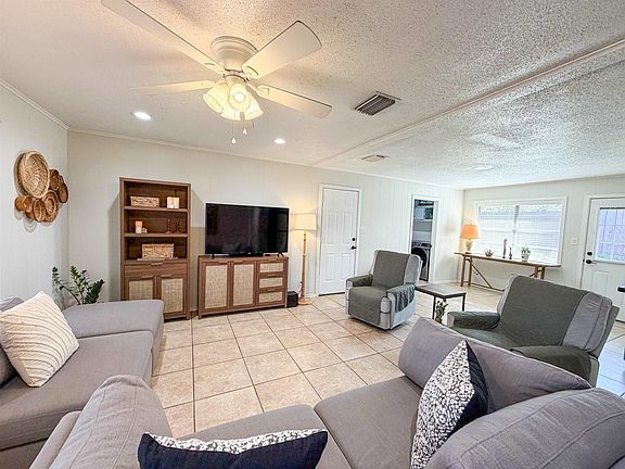 2nd image of 306 River Oaks Dr