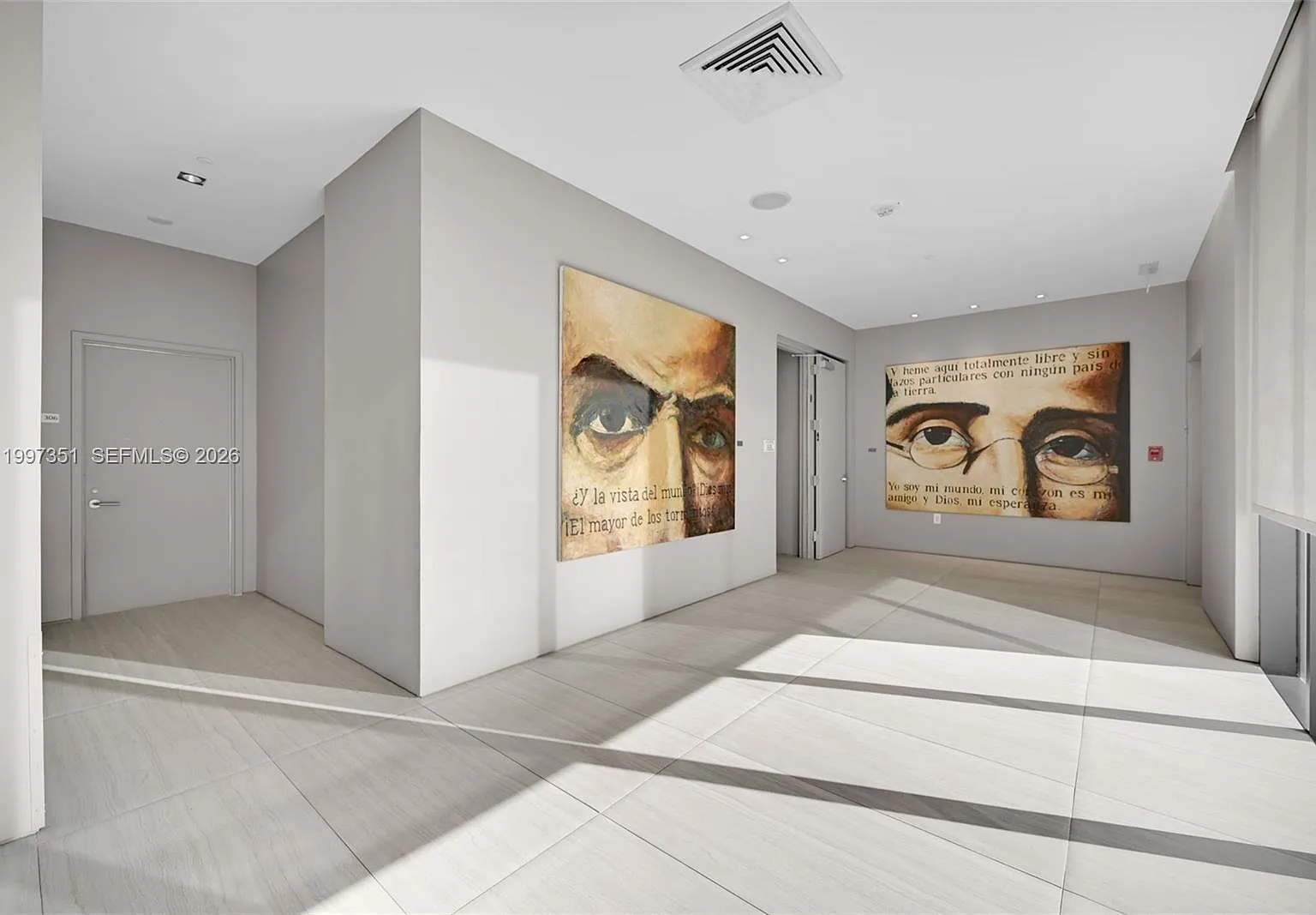 Icon Bay Condo — Photo 3