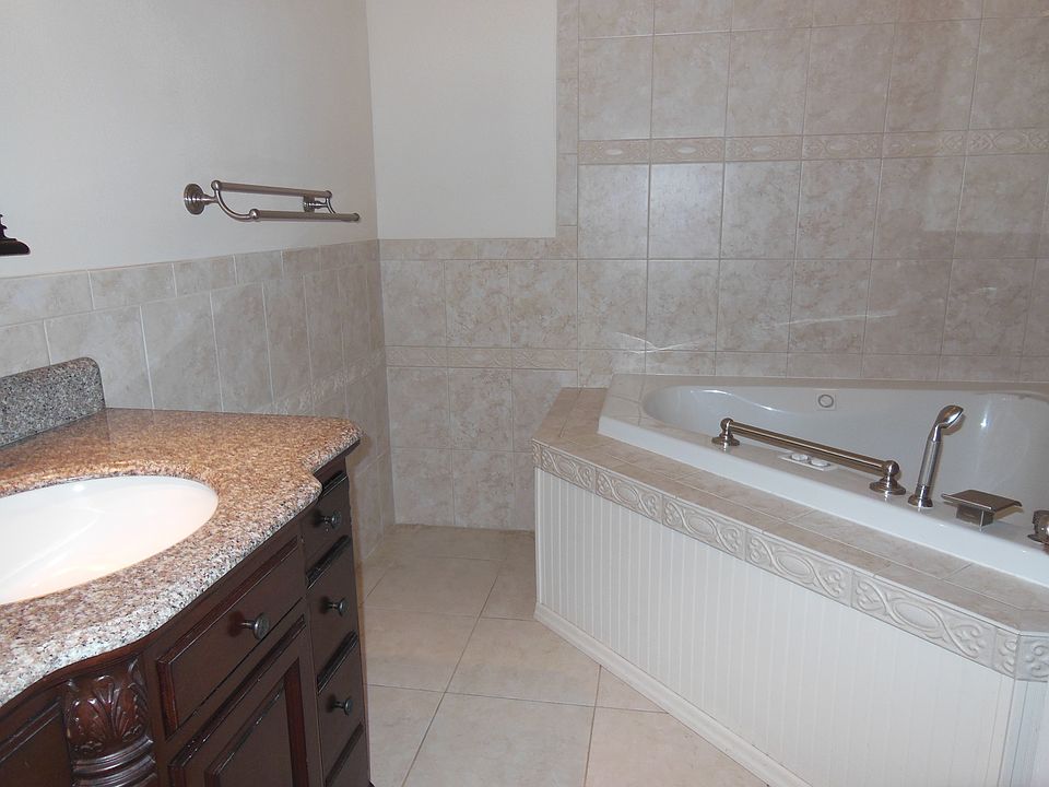 1st image of 6225 Elm Sq E