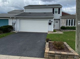 96 Cambridge Pl, Catasauqua, PA 18032