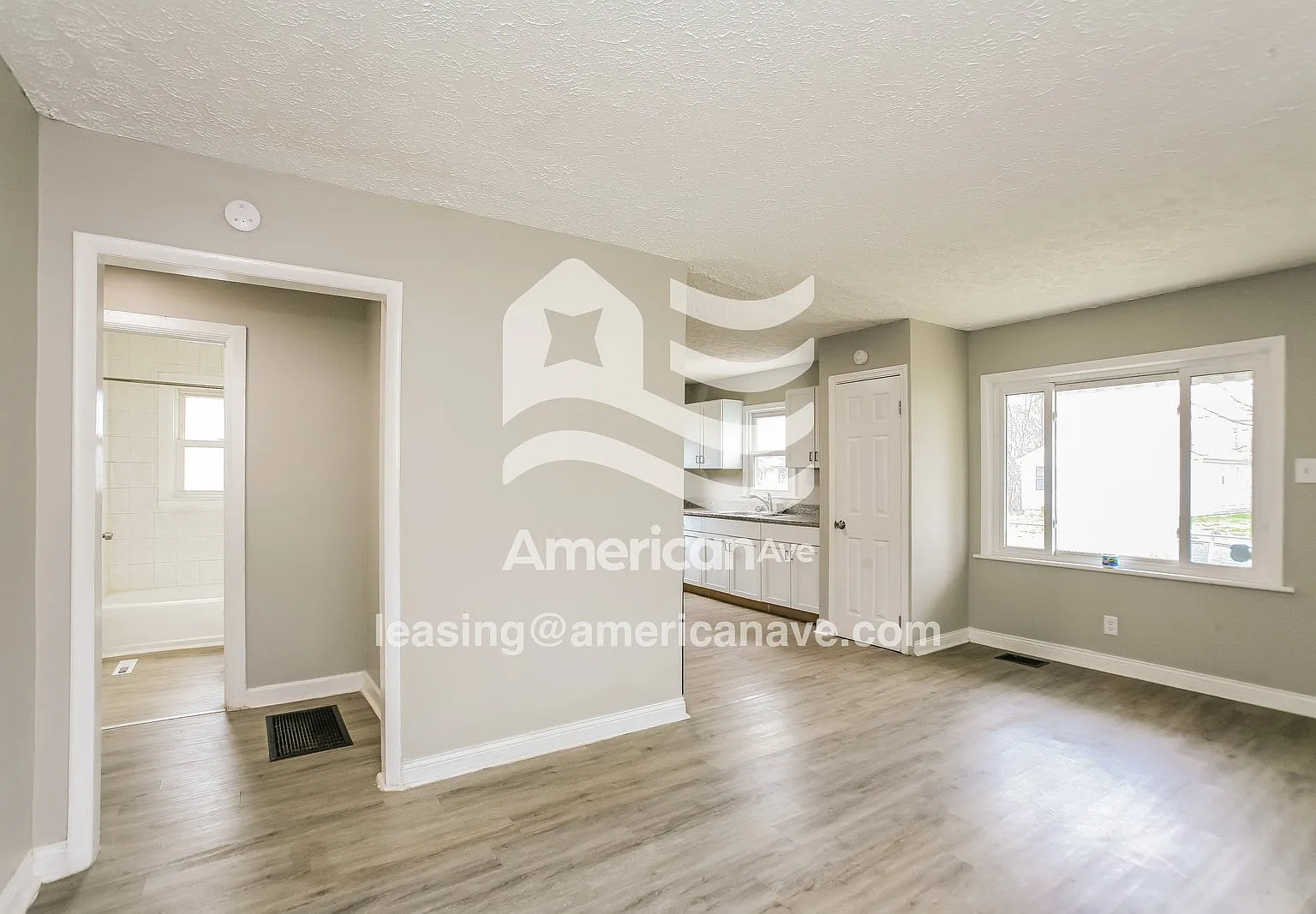 3 bed, 2.0 bath, 1377 sqft, $1,617 — Photo 4