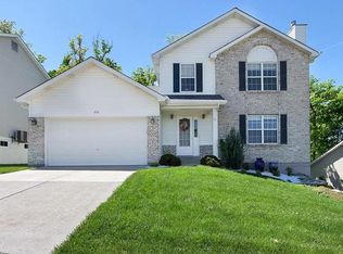 235 Copper Mountain Dr, Fenton, MO 63026