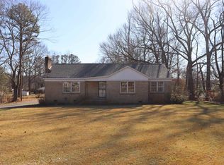 1033 E Poplar Ave, Selmer, TN 38375