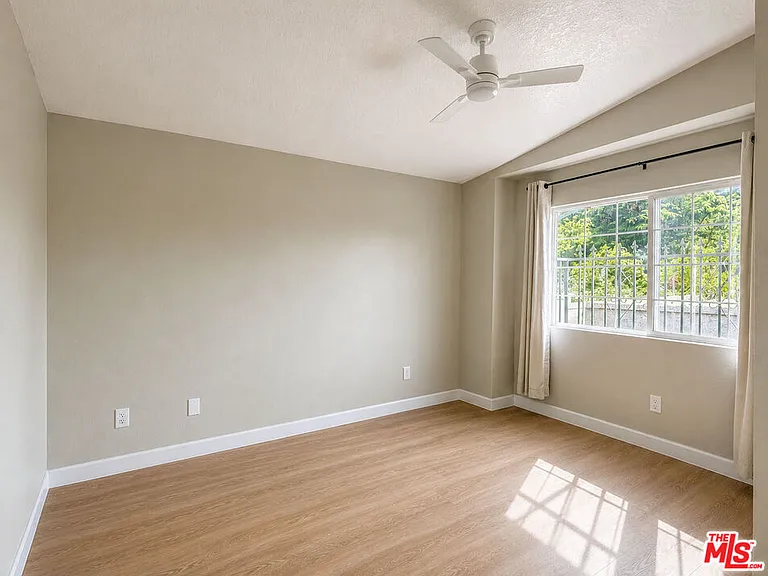 145 W M St — Photo 11