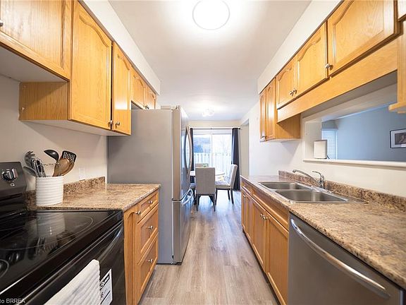 4th image of 273 Elgin St #41