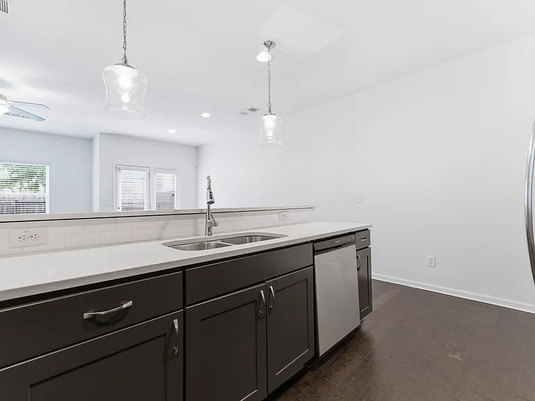 2717 Avanti Way — Photo 6