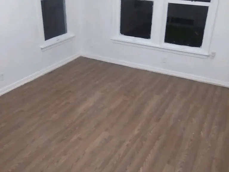 2417 E Lewis Ave — Photo 5