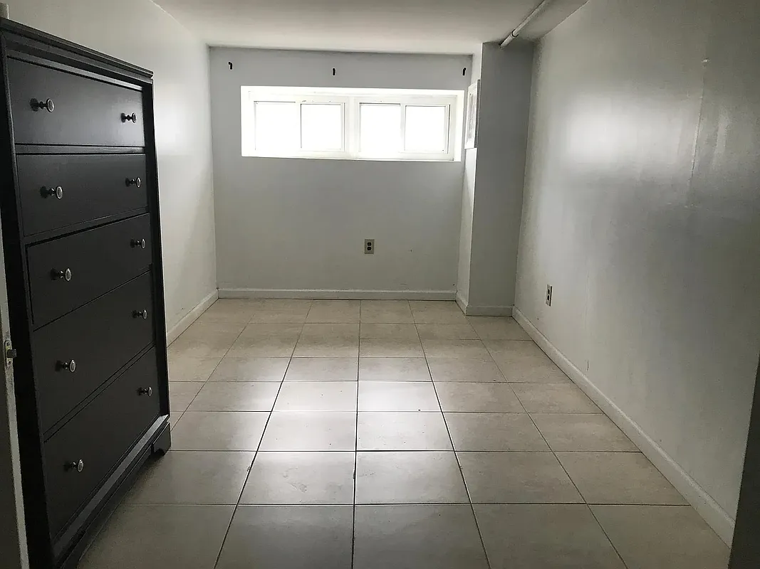 3 bed, 2.0 bath, 1214 sqft, $1,800 — Photo 2